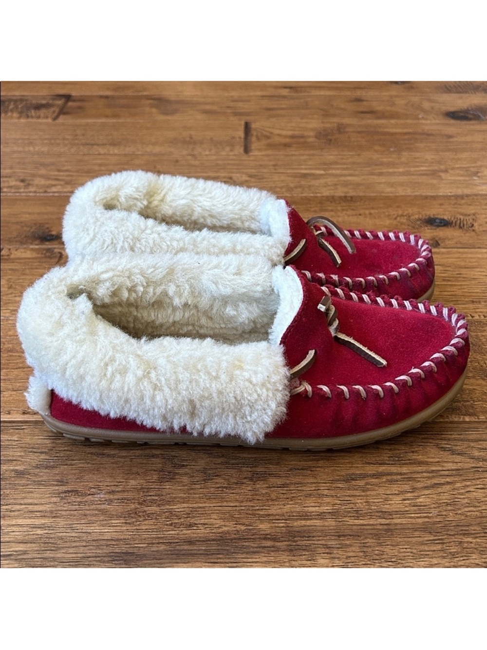 L.L. Bean Wicked Good Moccasins Slippers Sheepskin Shearling Red Womens Size 5